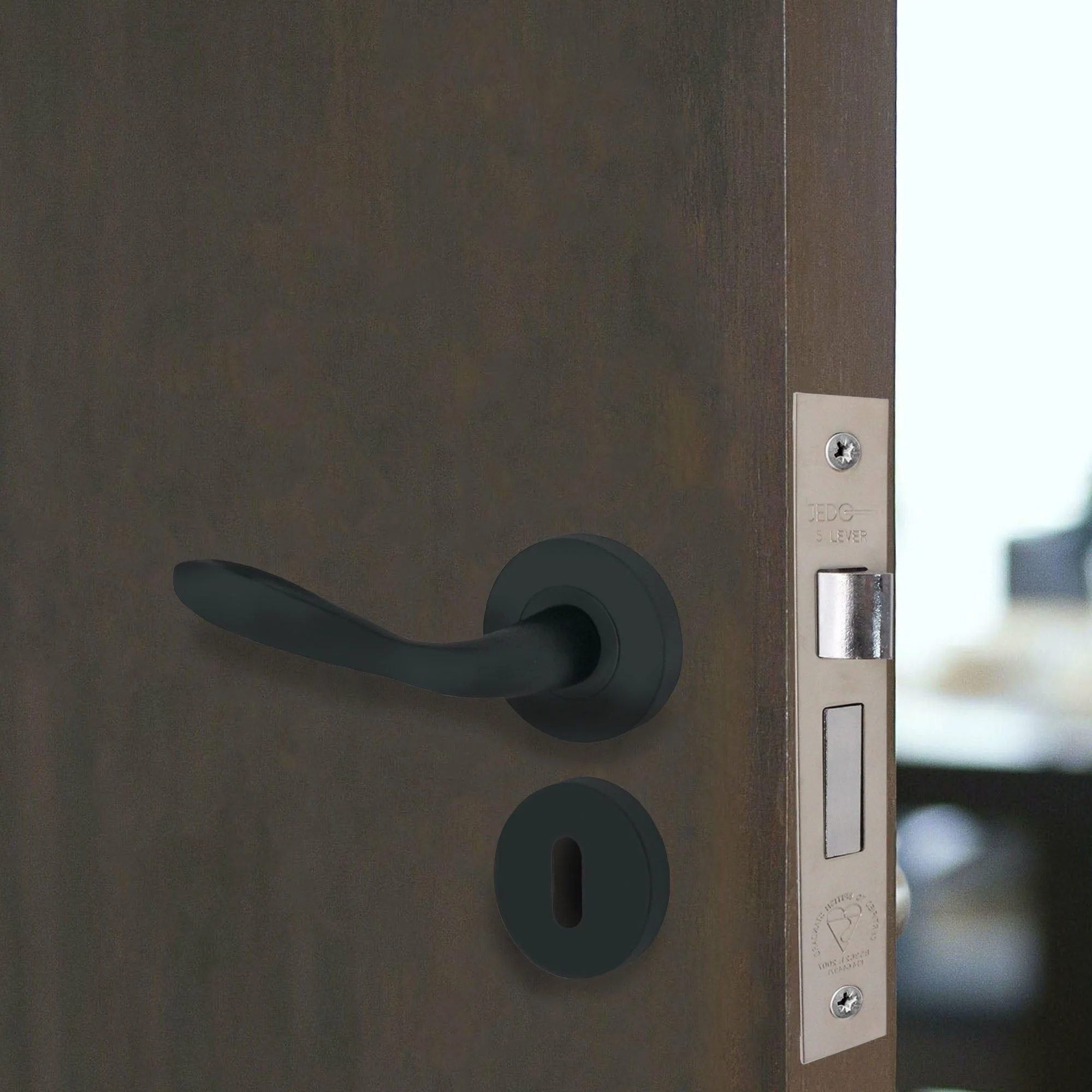 Sassari Matt Black Lever on Rose Door Handle Pack - BS3621 5 Lever Lock - Image 6