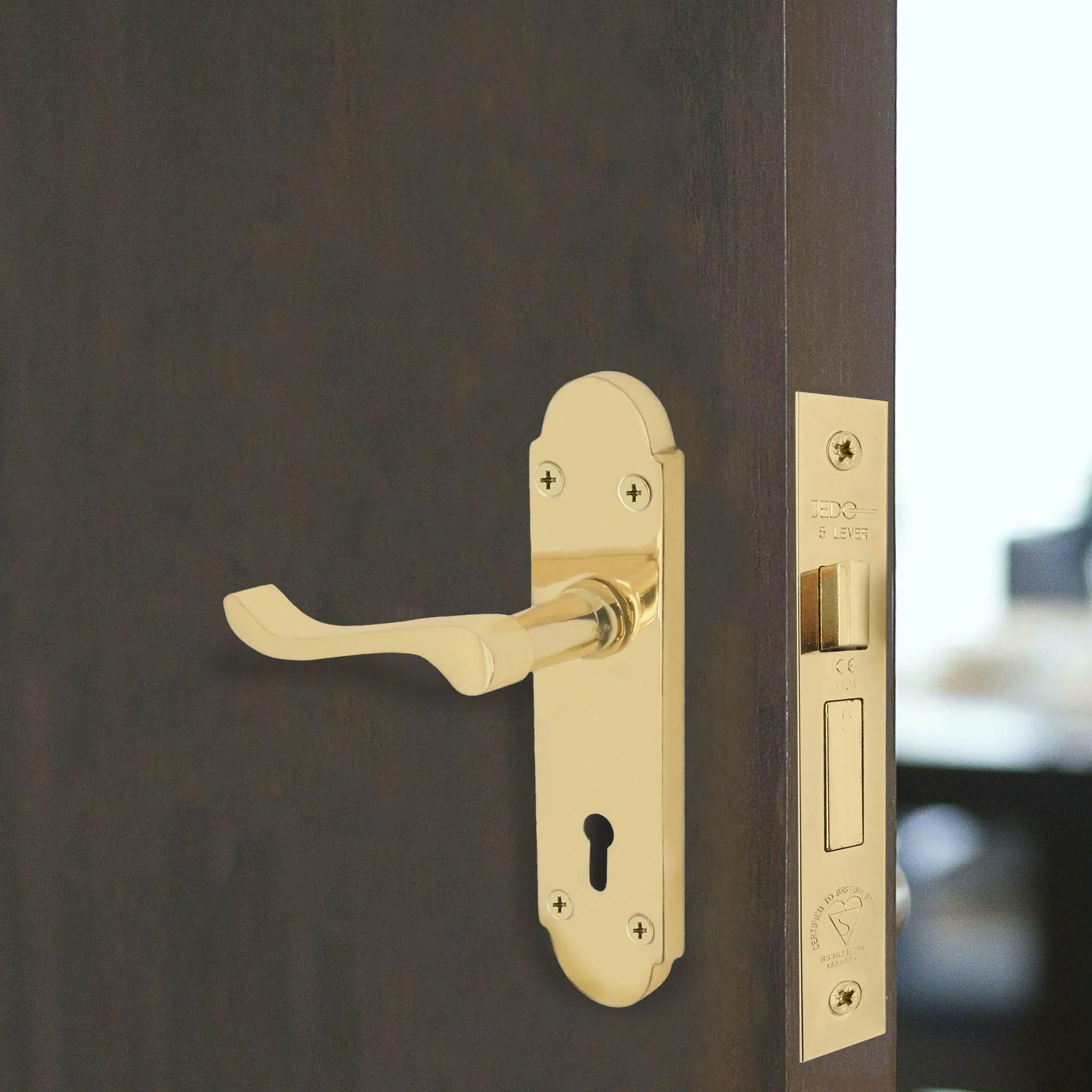 Victorian Rectory Polished Brass Lever Door Handle Pack - BS3621 5 Lever Lock - Image 6