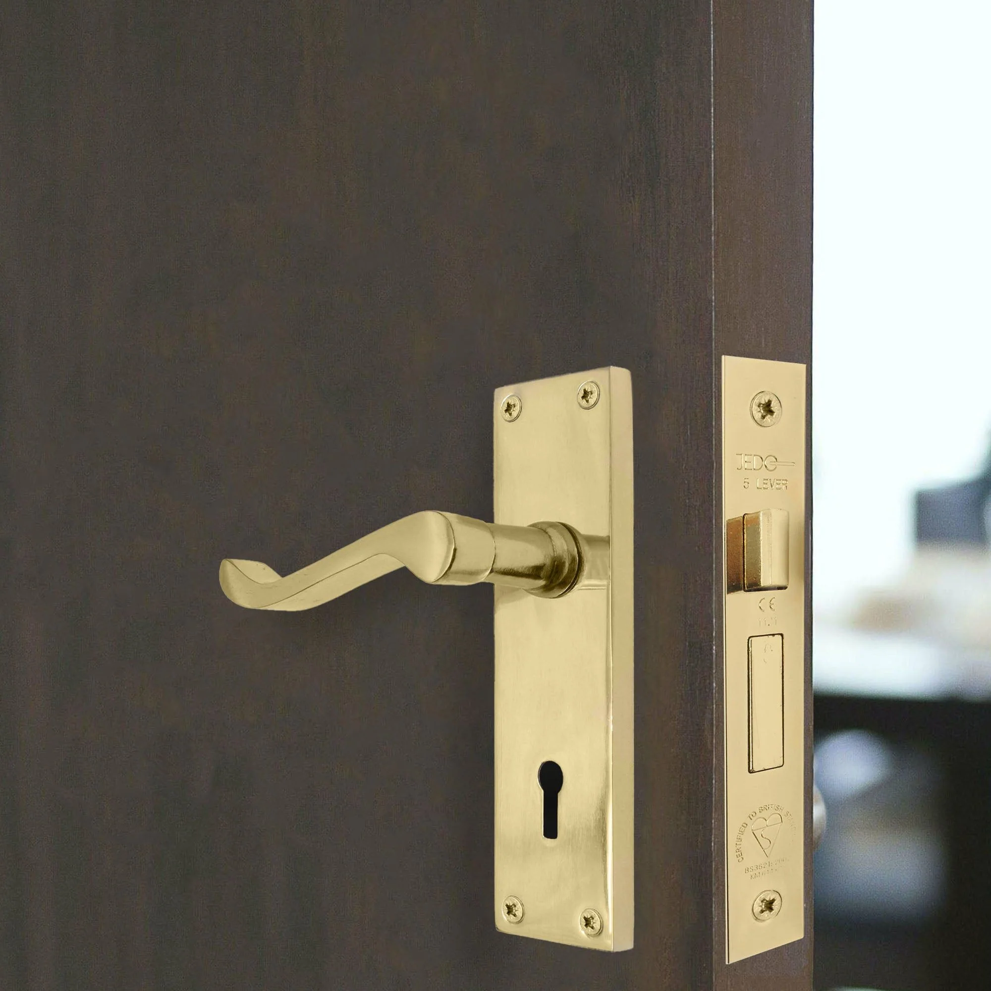 Victorian Scroll Polished Brass Lever Door Handle Pack - BS3621 5 Lever Lock - Image 6