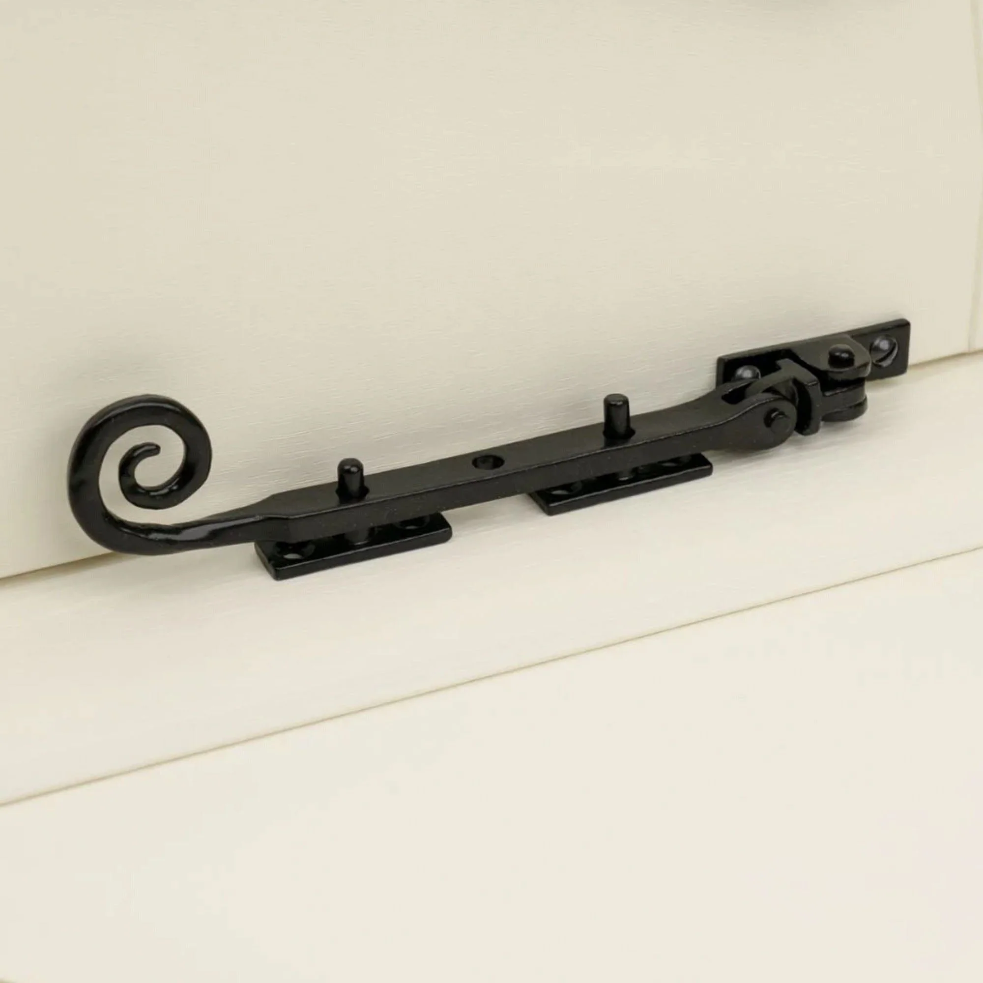 Curly Tail Casement Stay - 200mm - Black Antique - Image 5