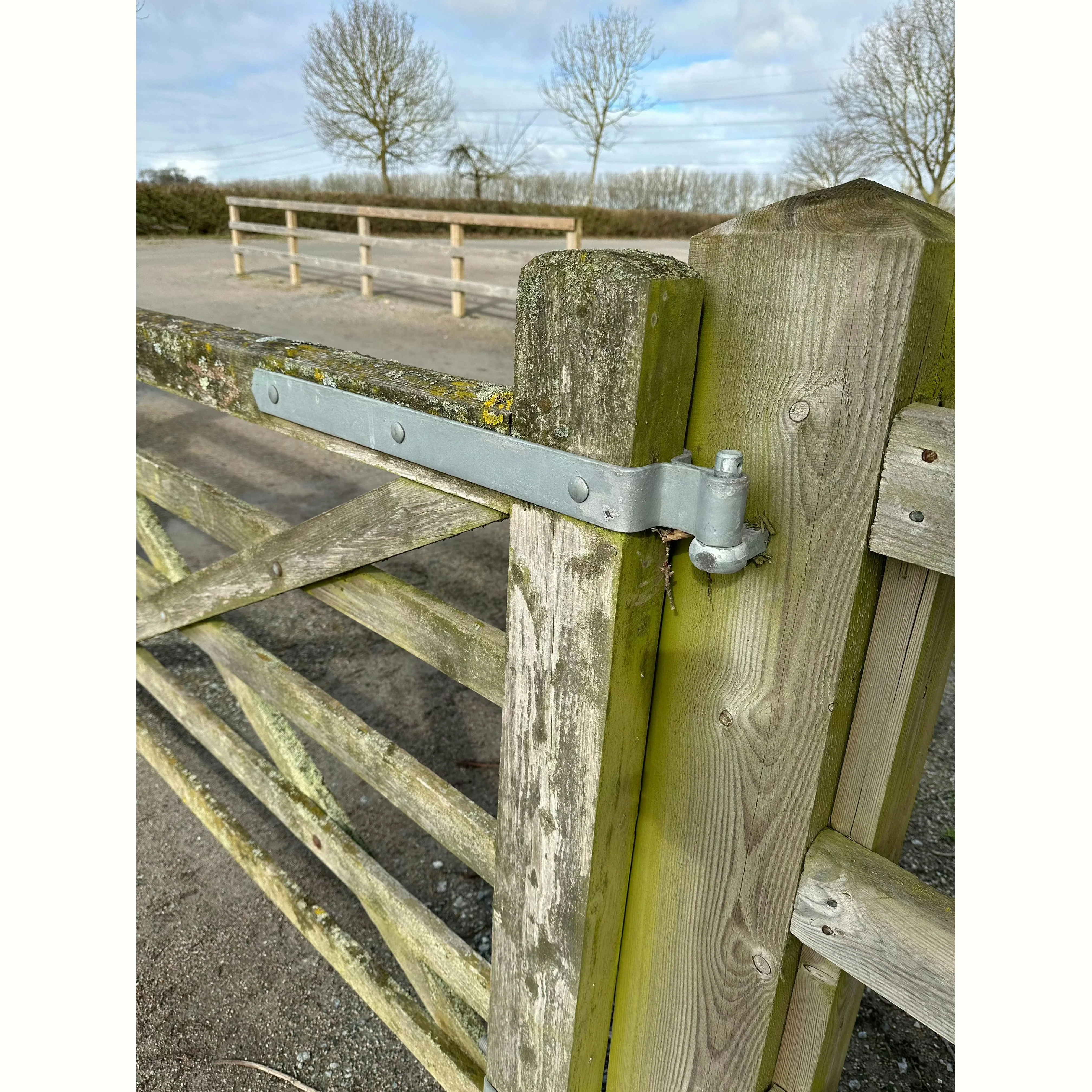 Field Gate Hinge Set Double Strap Adjustable Hook to Drive - (24" / 600mm) - Hot Dip Galvanised - Image 5