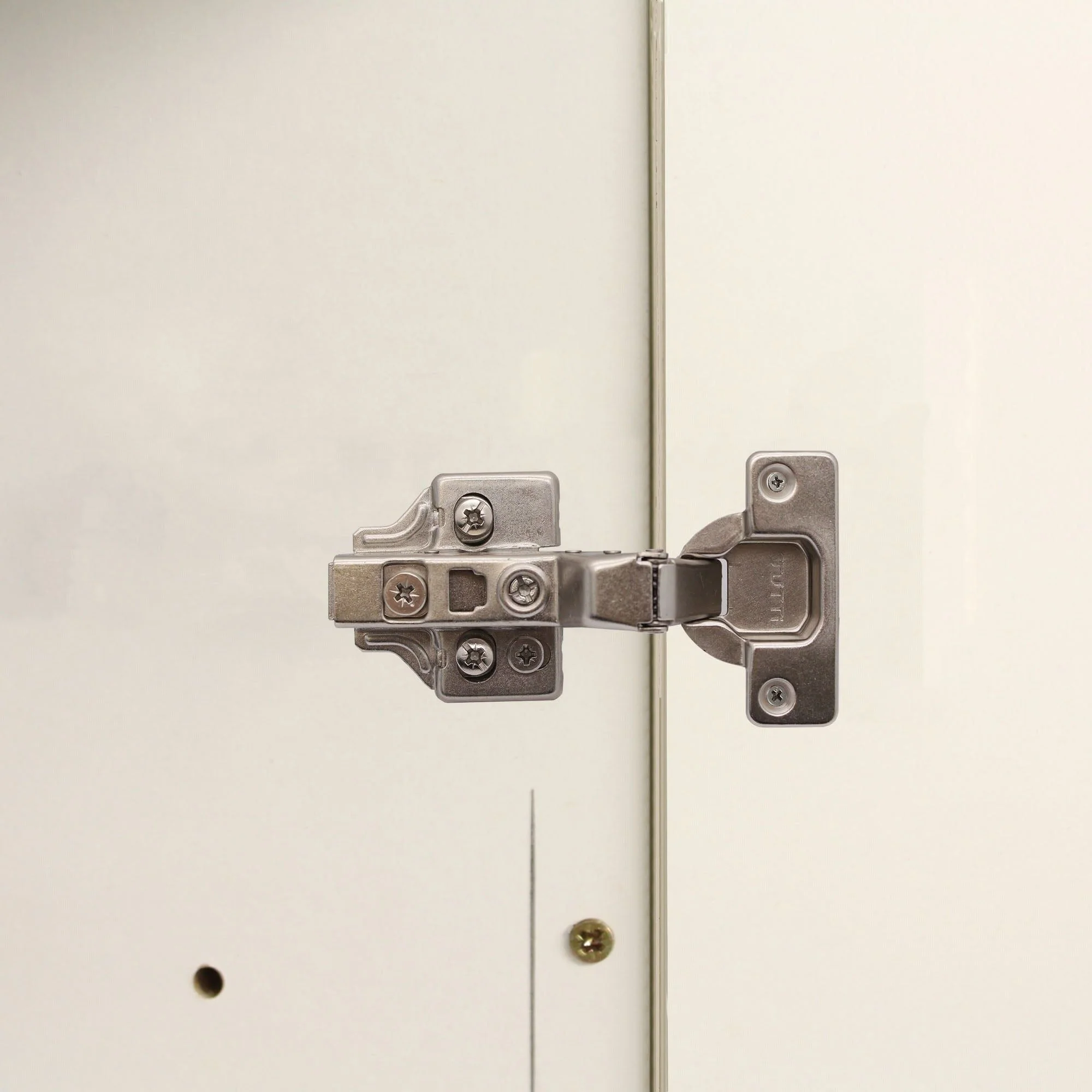 35mm Clip On Sprung Soft Close Kitchen Cabinet Hinge - HALF OVERLAY 110 Deg c/w Euro Screw on Plate - Image 5