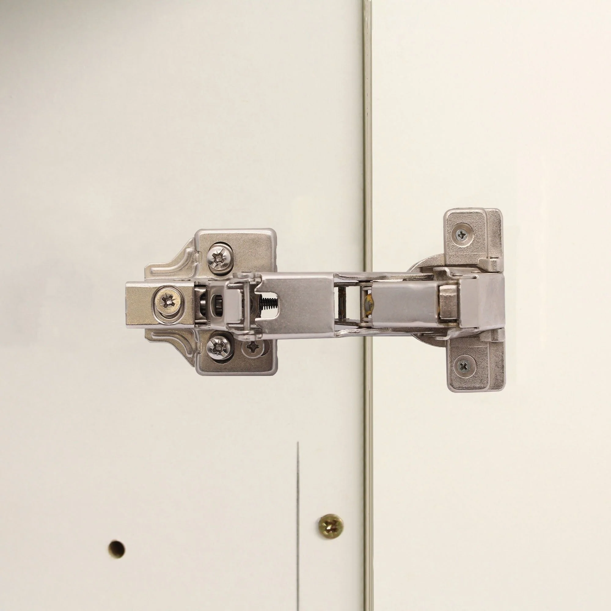 35mm Clip On Sprung Soft Close Kitchen Cabinet Hinge - HALF OVERLAY 165 Deg c/w Euro Screw on Plate - Image 5
