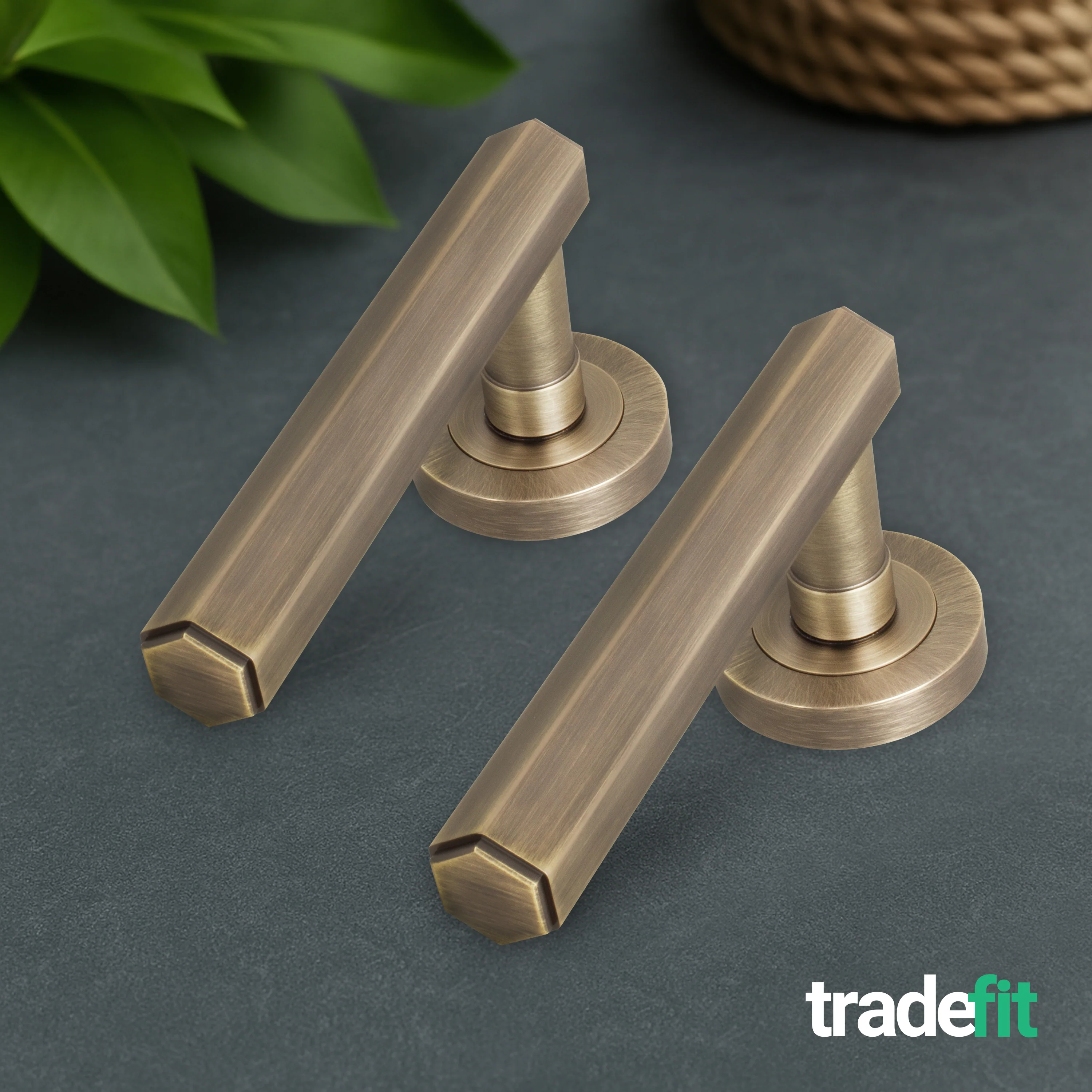 Moreno Antique Brass Lever on Rose Door Handle Kit - Medium Duty FD30/60 - 80mm Euro Sashlock and Thumbturn Cylinder - Keyed Alike - Image 8