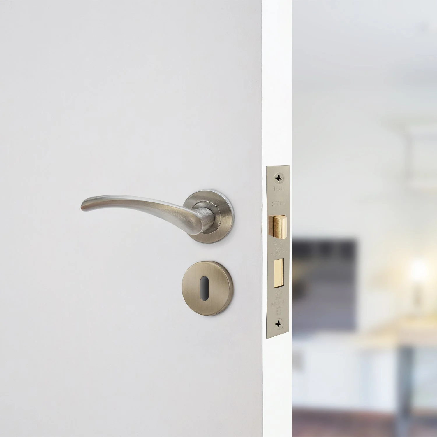 Nola Satin Nickel Lever on Rose Door Handle Pack - BS3621 5 Lever Lock - Image 4