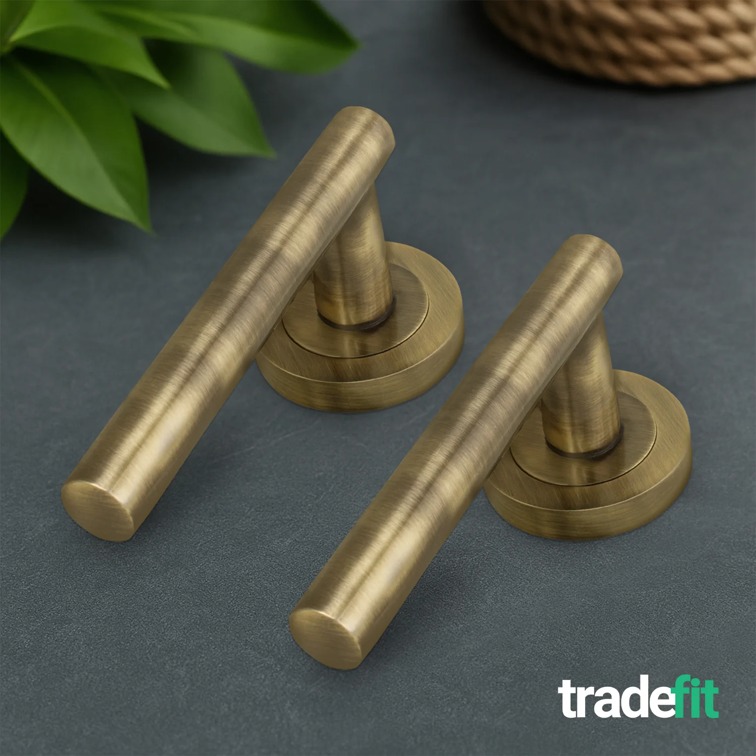 Olbia Antique Brass Lever on Rose Door Handle Kit - 80mm Euro Sashlock and Double Cylinder - Keyed Alike - Image 8
