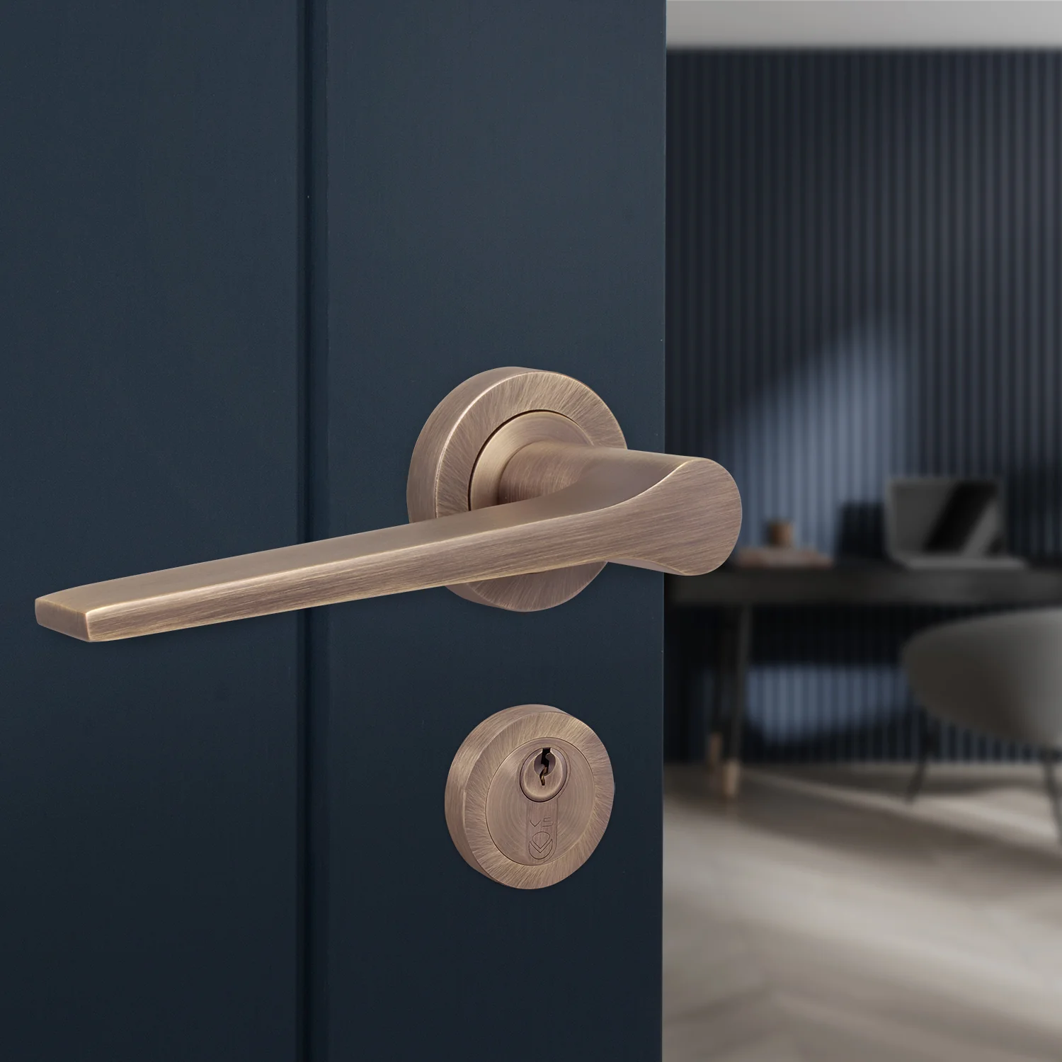 Tapera Antique Brass Lever on Rose Door Handle Kit - Medium Duty FD30/60 - 80mm Euro Sashlock and Thumbturn Cylinder - Keyed Alike - Image 6