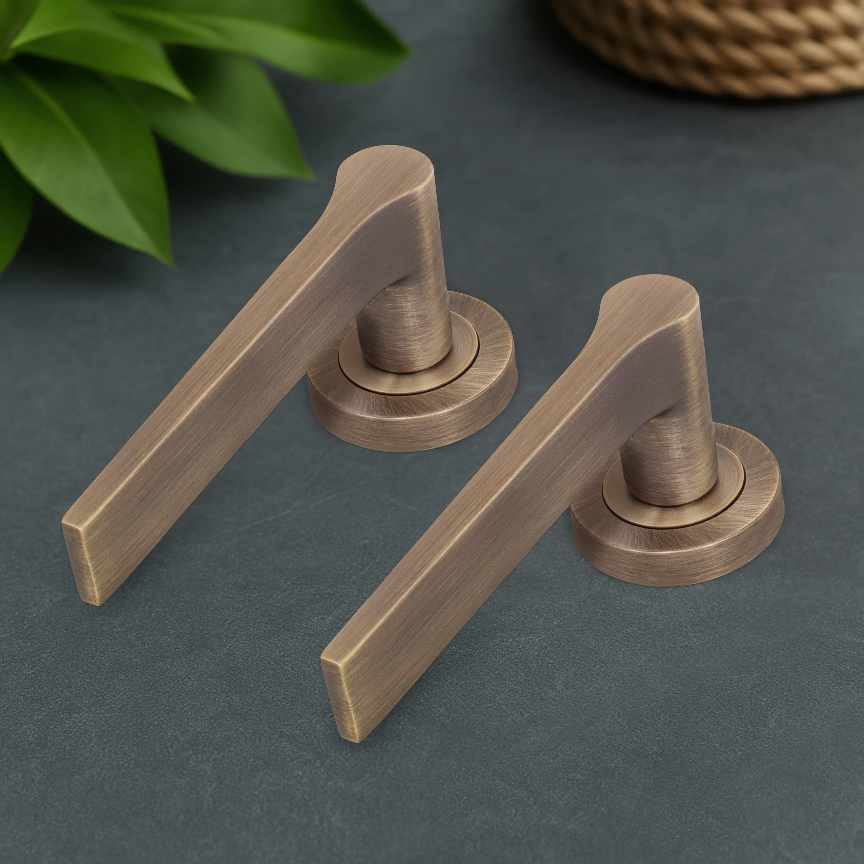 Tapera Antique Brass Lever on Rose Door Handle Kit - Medium Duty FD30/60 - 80mm Euro Sashlock and Thumbturn Cylinder - Keyed Alike - Image 8
