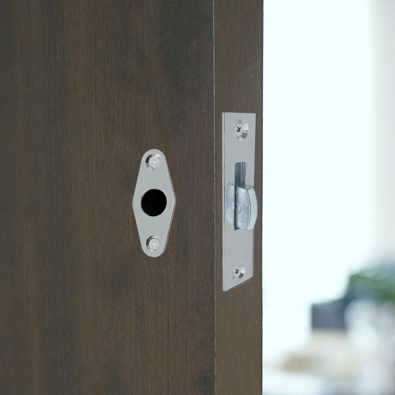 Budget Lock Escutcheon Keyhole - Flat - Polished Chrome Plated - Image 4