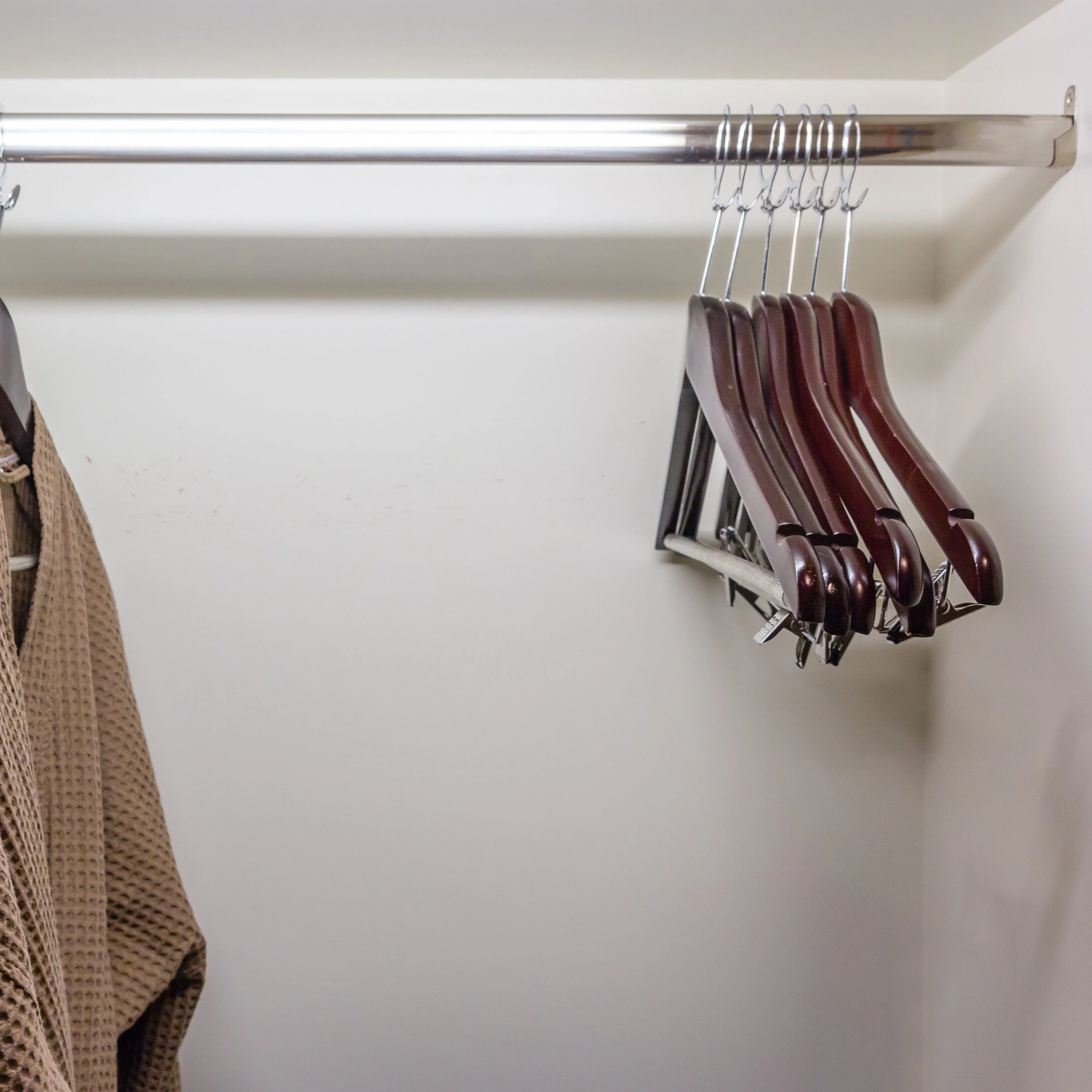 Wardrobe Rail End Socket Suit 32 x 15mmn Oval Rail Polished Chrome - Pack of 4 - Image 3